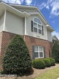 /international/us/2404-king-richard-court-greenville-nc-110105505851/