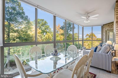 /international/us/19355-cypress-ridge-terrace-leesburg-va-110120772785/