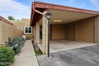 /international/us/910-n-center-street-mesa-az-110100983945/