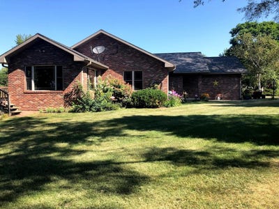 /international/us/s3008-aults-road-reedsburg-wi-110098883947/