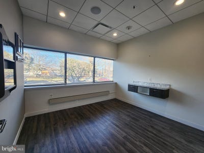 /international/us/11495-sunset-hills-road-reston-va-110102820187/