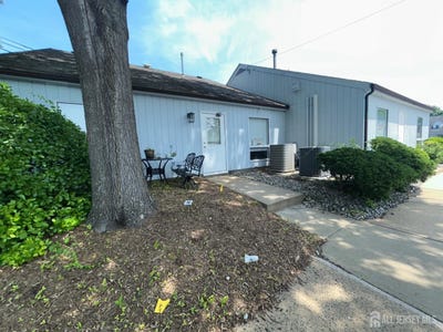 /international/us/3461-e-route-22-highway-branchburg-nj-110100070695/