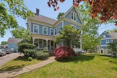 /international/us/112-high-st-north-attleboro-ma-110108294707/