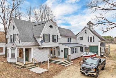 /international/us/1311-village-road-madison-nh-110099099942/