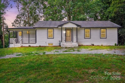 /international/us/110-lowery-street-peachland-nc-110101070768/