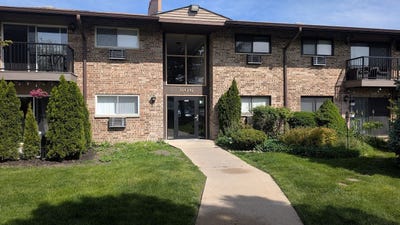 /international/us/806-e-old-willow-road-prospect-heights-il-110108821348/