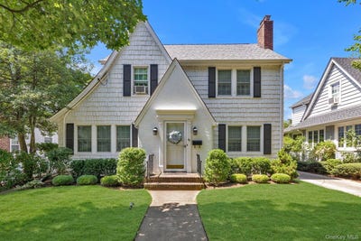 /international/us/44-fern-street-floral-park-ny-110109694516/