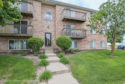 /international/us/575-n-strack-street-cortland-il-110108098435/