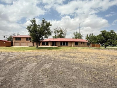 /international/us/8610-hwy-17-balmorhea-tx-110099262600/