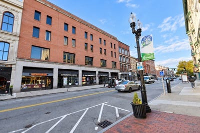 /international/us/134-merrimack-st-lowell-ma-110120528228/