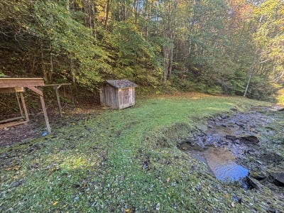 /international/us/8888-pumpkintown-road-sylva-nc-110120455348/