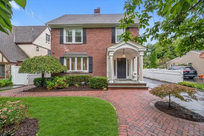 /international/us/153-powerhouse-road-roslyn-heights-ny-110110059463/