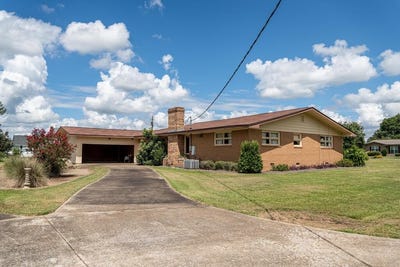 /international/us/410-s-newcombe-donalsonville-ga-110120458235/