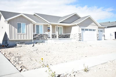 /international/us/125-s-freedom-way-grantsville-ut-110106441436/