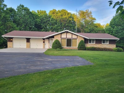 /international/us/w3687-e-maple-drive-iron-ridge-wi-110108450845/