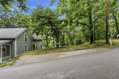 /international/us/council-street-lot-3-eureka-springs-ar-110108228525/