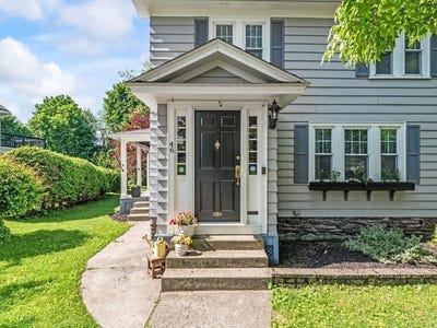 /international/us/46-north-parkway-worcester-ma-110108692738/