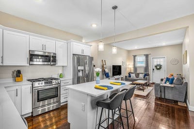 /international/us/1-conn-street-woburn-ma-110101087994/