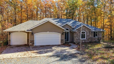 /international/us/n4433-forest-creek-drive-shell-lake-wi-110103624115/