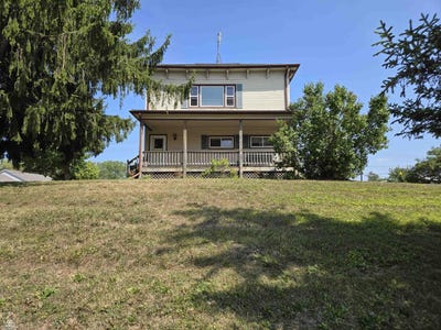 /international/us/8260-n-brockway-road-yale-mi-110119693775/