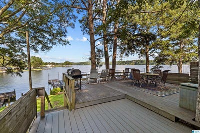 /international/us/135-canary-circle-pell-city-al-110119606071/