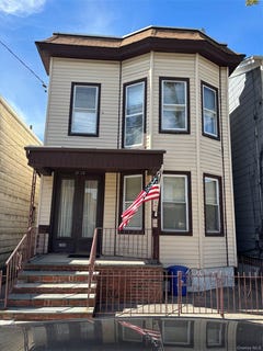 /international/us/1826-120th-street-college-point-ny-110120689110/