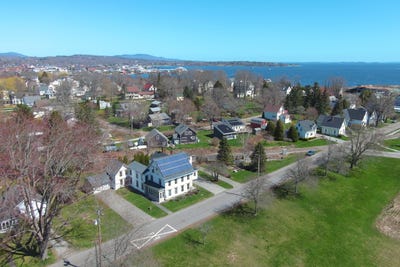 /international/us/50-52-mechanic-street-rockland-me-110107924034/
