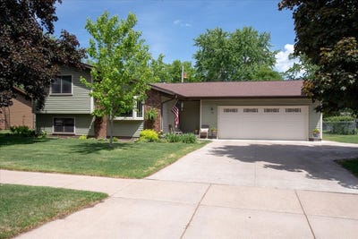 /international/us/2921-saturn-avenue-eau-claire-wi-110108442456/