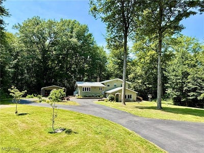/international/us/247-donna-drive-north-benton-oh-110101210340/