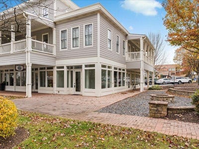 /international/us/1144-canton-street-205-roswell-ga-110103483096/