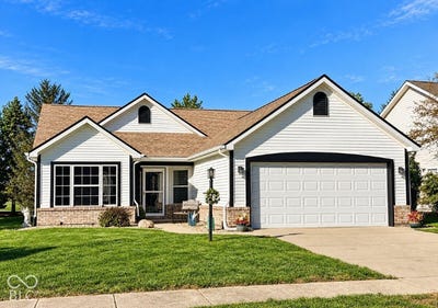 /international/us/5884-hollow-oak-trail-carmel-in-110120693912/