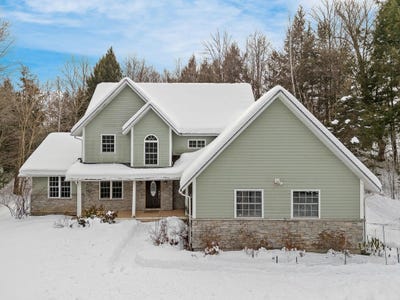 /international/us/196-countryside-road-waterbury-vt-110106156153/