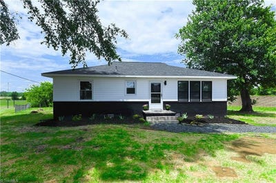 /international/us/4815-greenbrook-road-browns-summit-nc-110108496578/
