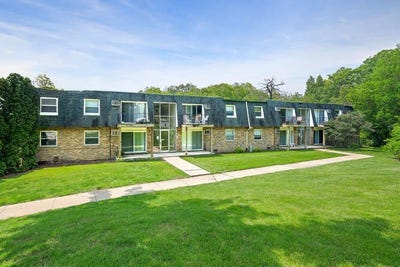 /international/us/10130-s-84th-terrace-palos-hills-il-110120021166/
