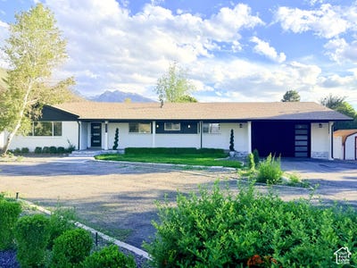 /international/us/3332-e-fort-union-blvd-cottonwood-heights-ut-110119770425/