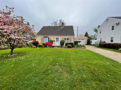 /international/us/44-meadow-lane-levittown-ny-110099274564/?lang=en