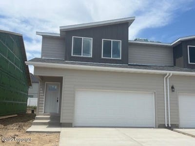 /international/us/3220-decoy-ave-gillette-wy-110099923740/