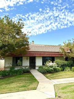 /international/us/4902-n-sequoia-drive-fresno-ca-110120514210/
