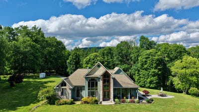 /international/us/212-ironwood-lane-rupert-wv-110108930648/