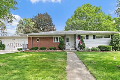 /international/us/11118-lincoln-street-huntley-il-110109051364/