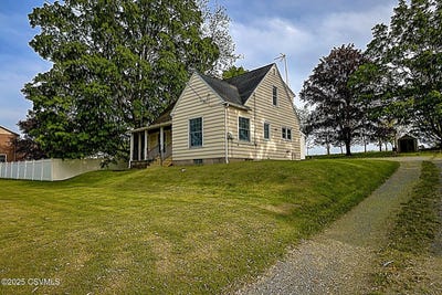 /international/us/521-e-main-street-millville-pa-110099440594/