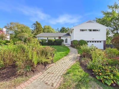 /international/us/124-linden-street-bangor-me-110120535009/