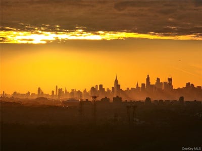 /international/us/27110-grand-central-parkway-floral-park-ny-110120584729/