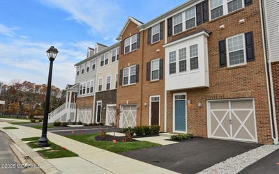 /international/us/146-waypoint-drive-eatontown-nj-110108408531/