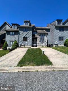 /international/us/105-foxfire-drive-newark-de-110108439647/