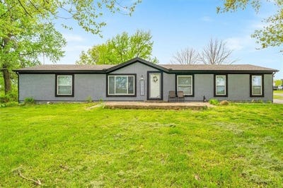 /international/us/23224-s-cedar-niles-road-spring-hill-ks-110100983154/
