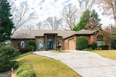 /international/us/2050-oak-grove-road-ne-atlanta-ga-110107078032/