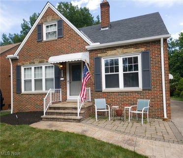 /international/us/4251-w-212th-street-fairview-park-oh-110100799619/