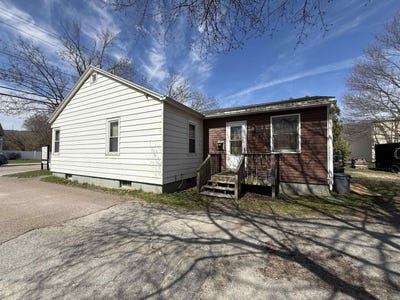 /international/us/158-s-main-street-waterbury-vt-110105509684/