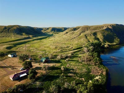 /international/us/2520-montana-hwy-fort-benton-mt-110100449802/